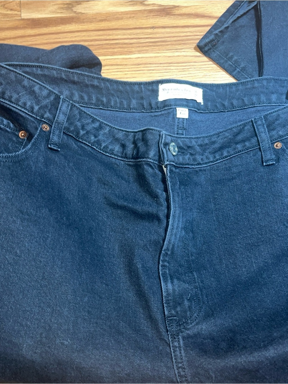 Abercrombie & Fitch Women's Straight Dark Blue Jeans